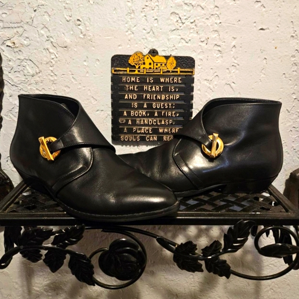 Black Leather Etienne Aigner Witchy Whimsigoth Boots Size 5.5